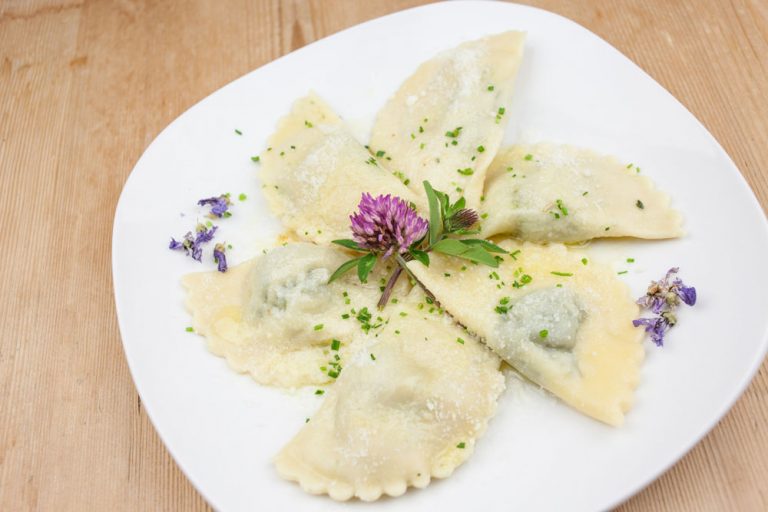 Hausgemachte Südtiroler Schlutzkrapfen