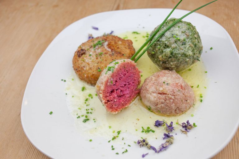 Knödeltris mit Rohnen-, Spinat- und Graukaspressknödel